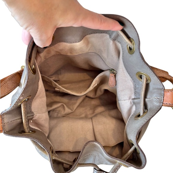 Vintage Fossil Drawstring Bag. Gray Color, 100% Leather. - Picture 5 of 8